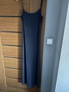 niebieska sukienka maxi arket cupro