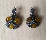 Stare srebrne kolczyki z bursztynem