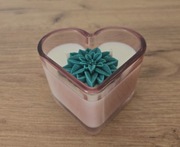 Świeca sojowa w szkle o zapachu piżma