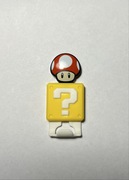 Kinder Joy Pytajnikowy blok czerwony grzybek Super Mario Nintendo