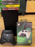 Xbox series X + dwa pady + 6 gier + ładowarka i akumulatory do padów