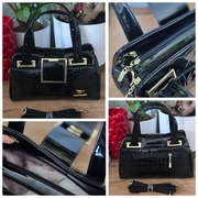 Elegancka torebka klamra z długim paskiem 