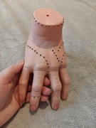 Figurka/Ręka "Rączka" (Thing) z serialu "Wednesday Addams"