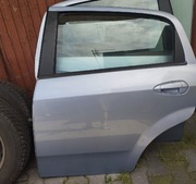 Fiat grande Punto drzwi lewy tył