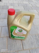 Syntetyczny olej silnikowy 