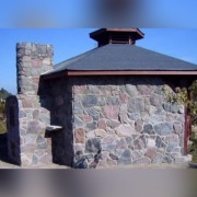 Kominki kamienne, zdobienia z kamienia, grille 