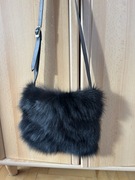 Czarna torebka ze skóry naturalnej i lisa