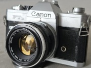 Canon FTb QL wraz z obiektywem