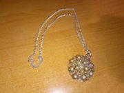 Wisior na łańcuszku naszyjnik wisiorek plastikowy PRL Vintage ozdobny