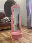 Nowe lustro, toaletka dla dziecka