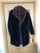 Płaszcz ze sztucznego futra