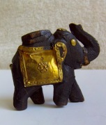 Drewniana figurka słonia 2