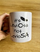 Kubek „It’s LeviOsa, not LevioSA” – Harry Potter na prezent