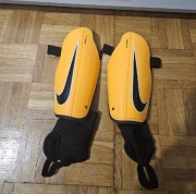 Ochraniacze piłkarskie Nike 
