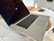 Laptop APPLE MacBook Pro A1398 15'' i7 16GB 512GB Nvidia
