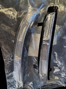 Skoda OCTAVIA II SUPERB kierunkowskaz w lusterko L+P komplet oryginalny 