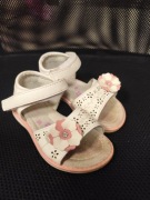 Sandały dziewczęce na rzepy rozm. 25