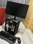 Zestaw! Komputer stacjonarny z monitorem, myszka oraz klawiaturą