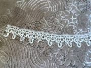 koronka gipiura 111 cm x 4-7 cm ecru Nr 1