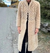 Płaszcz futro z owczej wełny marki Tuva Turkis rozmiar 38