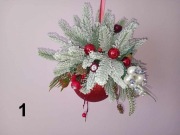 Ręcznie robiona bombka wisząca na wstążce o średnicy 12 cm