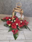 Kompozycja, stroik na grób. Latarenka drewniana