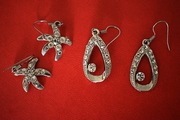 Dwie pary kolczyków - łezki ,rozgwiazdy z cyrkoniami + trzecie gratis 