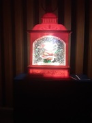 Piękna dekoracja świąteczna  Latarenka LED z Mikołajem 