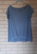 Jasno-fioletowy T-shirt z guziczkami na plecach - rozmiar M