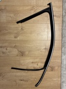 Uszczelka drzwi szyby prawy przód VW Tiguan II Seat Tarraco 5NA837431 chrom