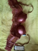 Biustonosz PushUp bordowy z koronka75A New Yorker 