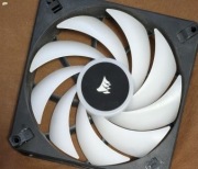 Wentylatory Corsair AF140 RGB ELITE.