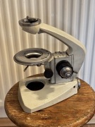 Mikroskop podstawa pzo