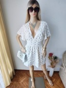 Sukienka shein L biała złote groszki V-neck Boho falbanki elegancka