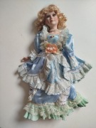 Lalka porcelanowa kolekcjonerska Elementy uszkodzona 