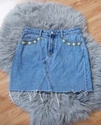 Jeansowa spódnica haftowana w róże 