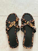 klapki damskie Reserved roz 36, panterka, włosie jak nowe