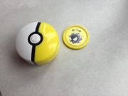 plastikowe z żetonem z serii pokemon
