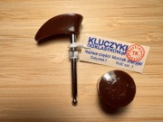 Kluczyk stacyjki –  WSK / WFM / - 46mm jasny brąz jak bakelit + odstojnik
