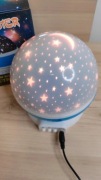 Projektor gwiazd, księżyca i nieba – obrotowa lampka nocna dla dzieci