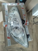 Reflektor prawy Renault Master 3 2017 rok pęknięty plastik zaczepy ok