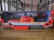 Zdalnie sterowana łódz strażacka. Pływa, świeci, strzela wodą 