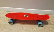 Czerwona fiszka SKATE deskorolka plastikowa 55 cm bardzo dobry stan