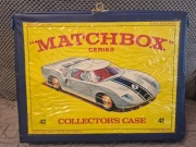 SKRZYNKA Z KOSZYKAMI NA MODELE AUT MATCHBOX LESNEY  FORD GT ANGLIA