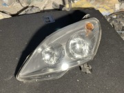 Opel Zafira B lampa prawa przednia 