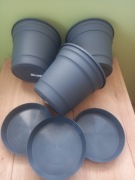 Zestaw 3 dużych doniczek plastikowych z podstawkami