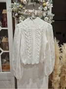 Sweterek kremowy Wiskoza koronkowe rękawy 