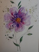 Akwarela z fioletowym kwiatem.