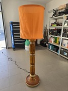 Lampa podłogowa 