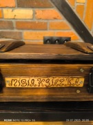 Ręcznie wykonana drewniana skrzynka vintage. Ze słoiczkami + naklejki